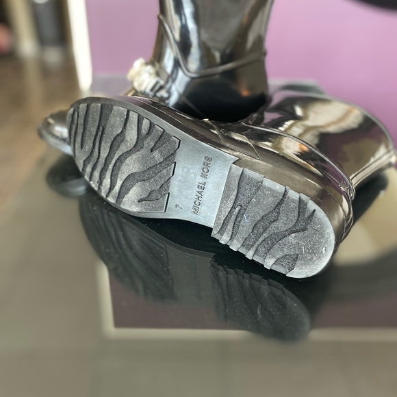 Michael Kors Glossy Black Winter Boots - Picture 5 of 5